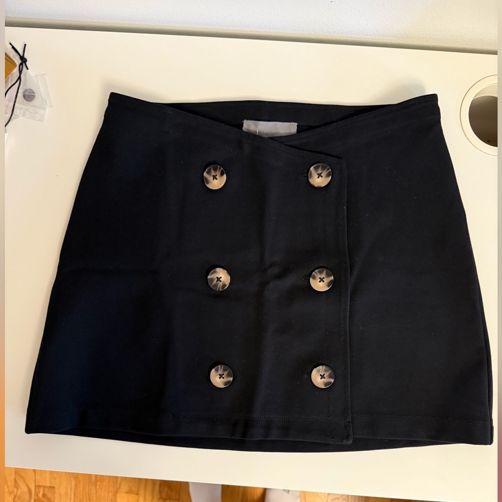 Beautiful Anthropologie Black Mini Skirt XS. PERFECT CONDITION.